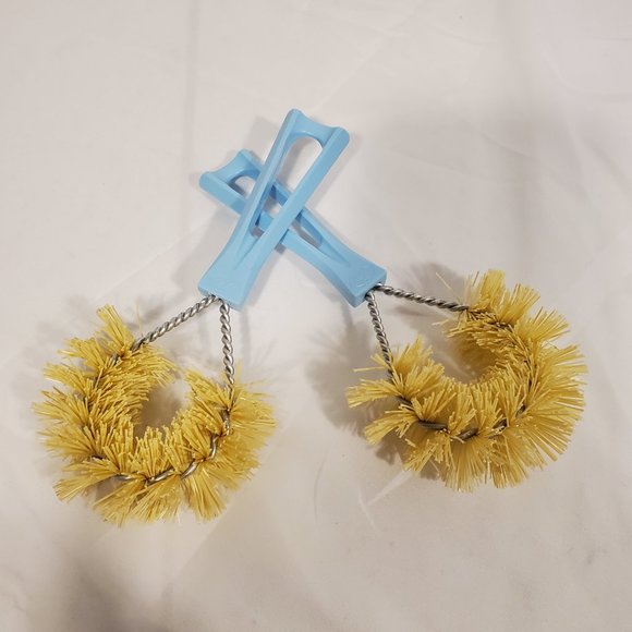 Fuller Brush Vegetable Scrub Brush 2 Brushes Baby Blue Vintage Kitchen NOS - Picture 1 of 5